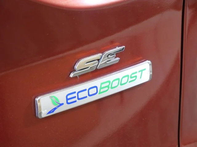 Used 2015 Orange Ford SE image 10