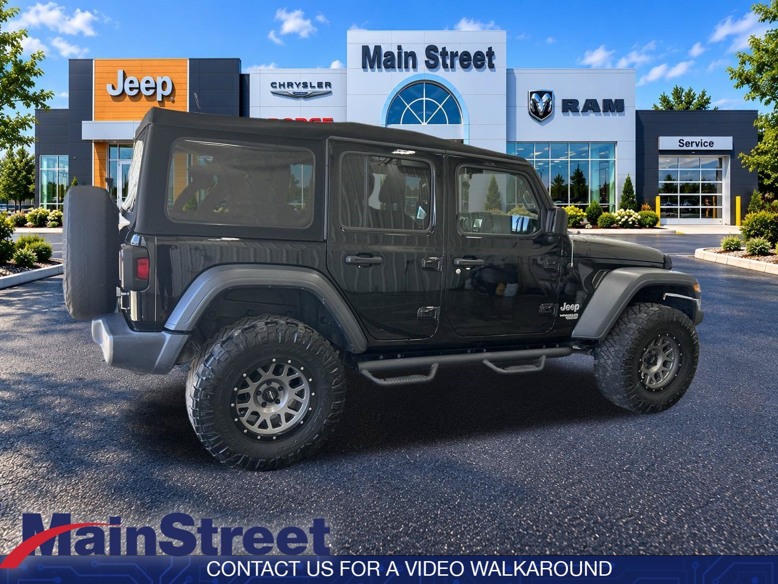 Used 2018 Black Clearcoat Jeep Sport S image 10