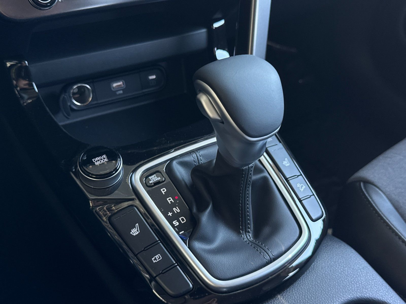 New 2026 Pluton Blue / Black Roof Kia S image 24