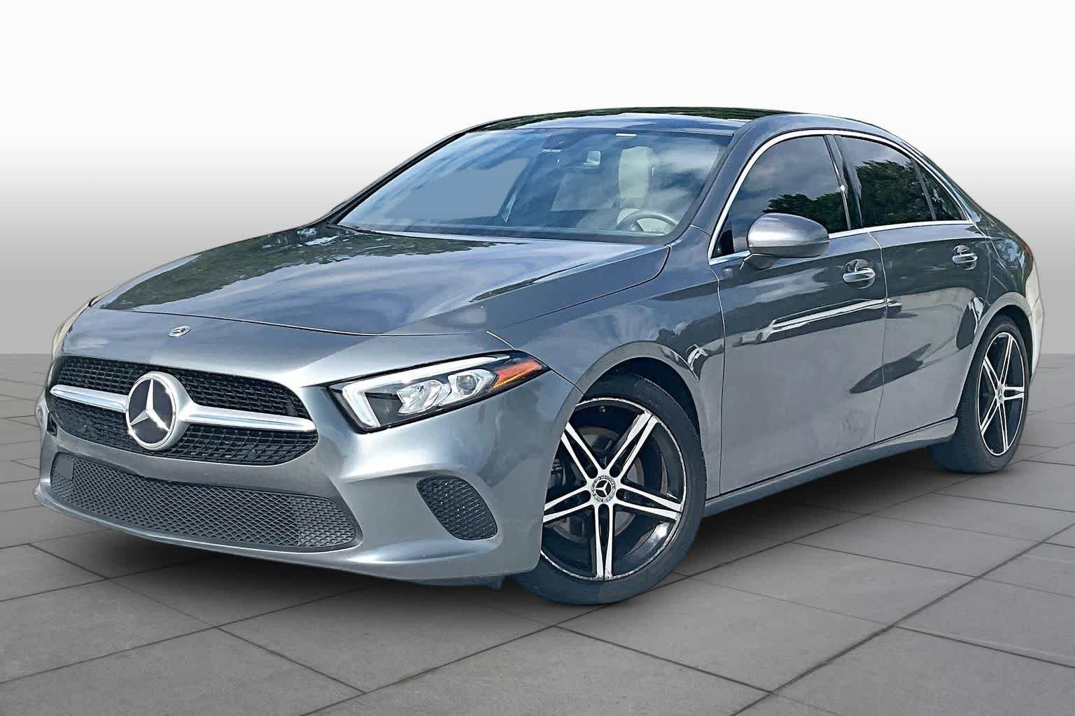 2021 Mercedes-Benz A-Class A220's photo