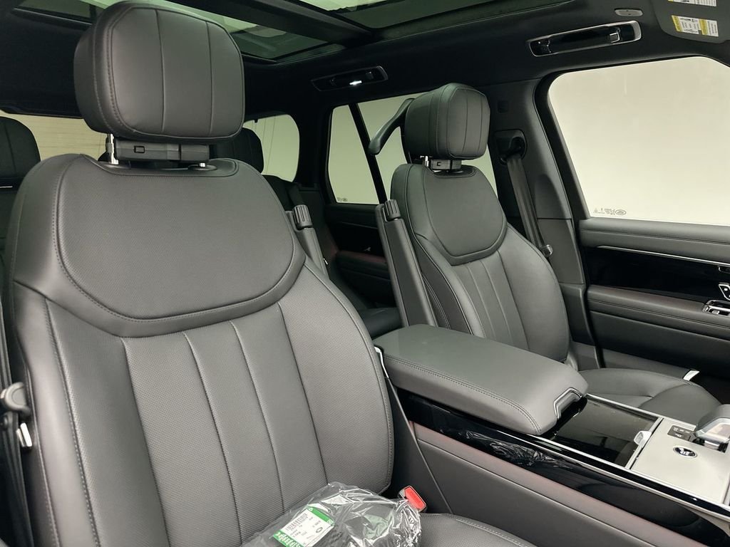 New 2026 Fuji White Land Rover SE image 14