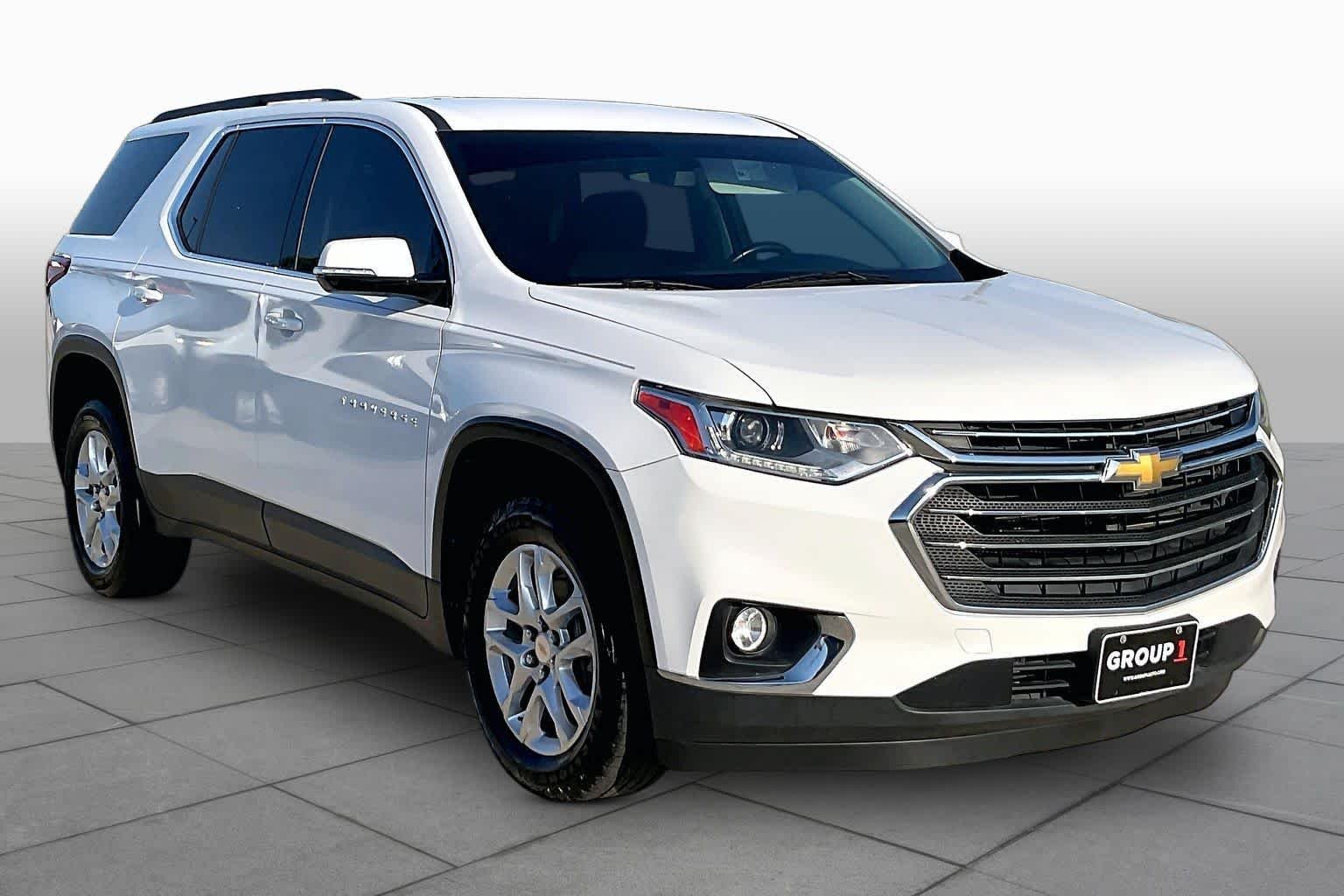 Used 2019 Summit White Chevrolet LT Cloth image 3
