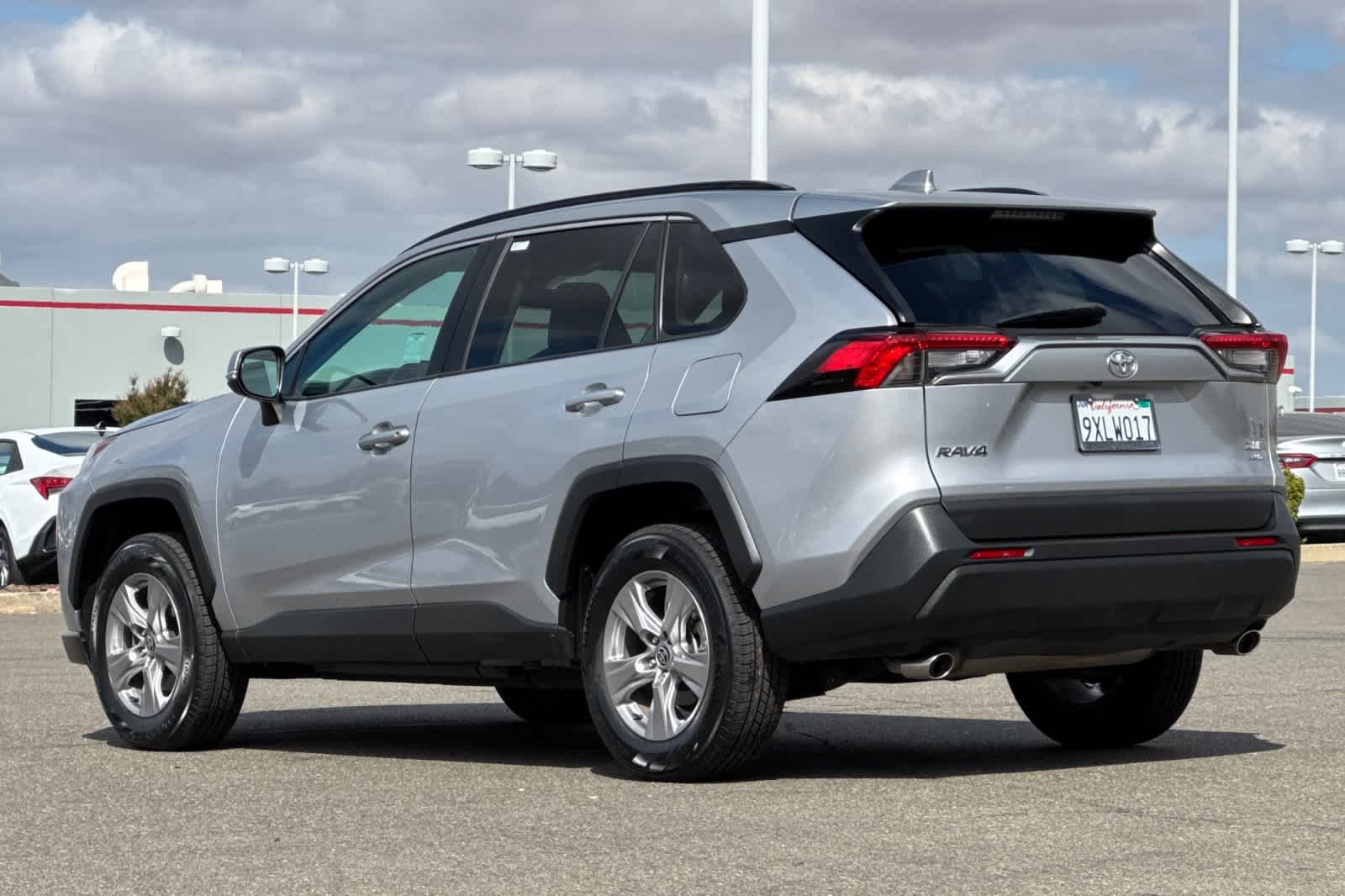 Used 2022 Silver Sky Metallic Toyota XLE image 7