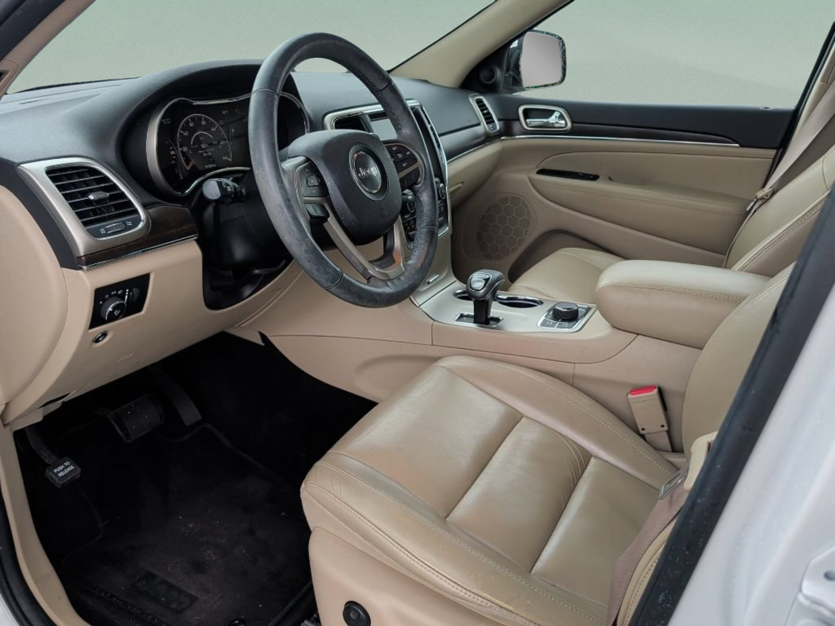 Used 2015 Bright White Clearcoat Jeep Limited image 42