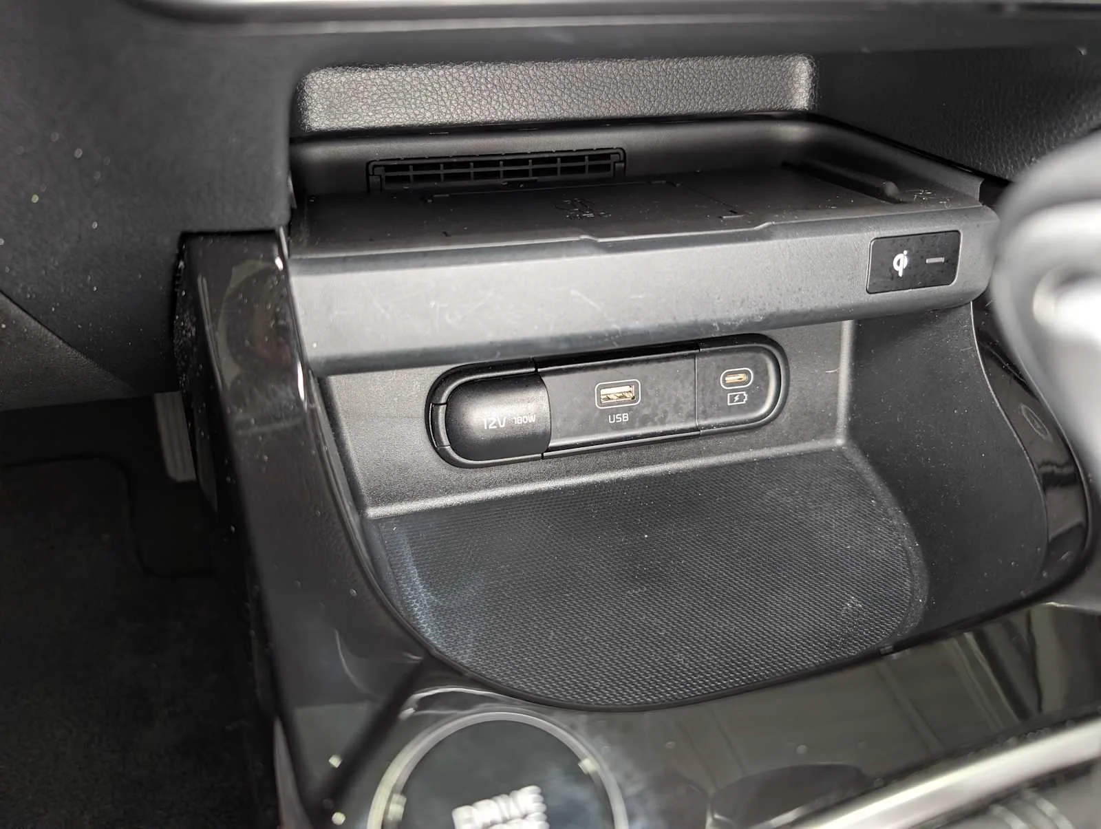 Used 2024 Snow White Pearl Kia SX image 33