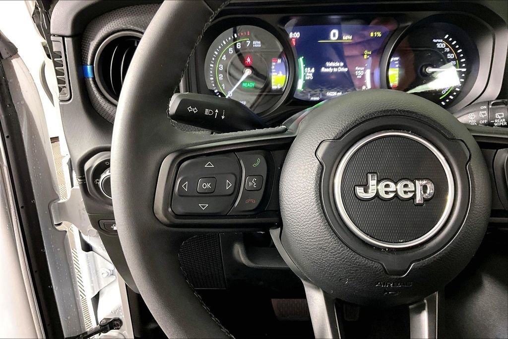 Used 2025 White Jeep Rubicon image 10