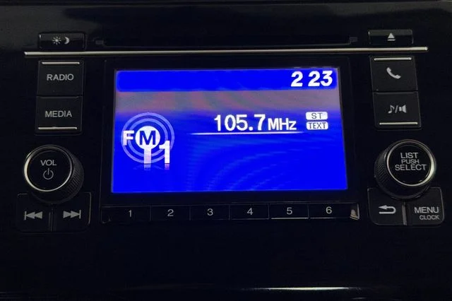 Used 2019 Lunar Silver Metallic Honda LX image 24
