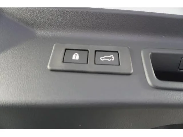 New 2026 CRYSTAL WHITE PEARL Subaru Premium image 27