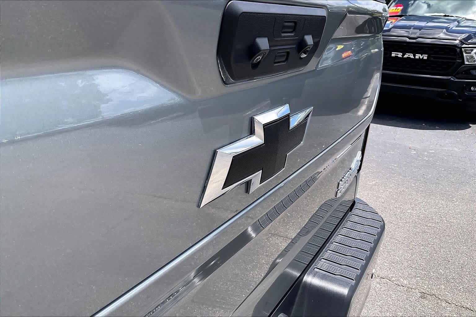 Used 2025 Sterling Gray Metallic Chevrolet High Country image 10