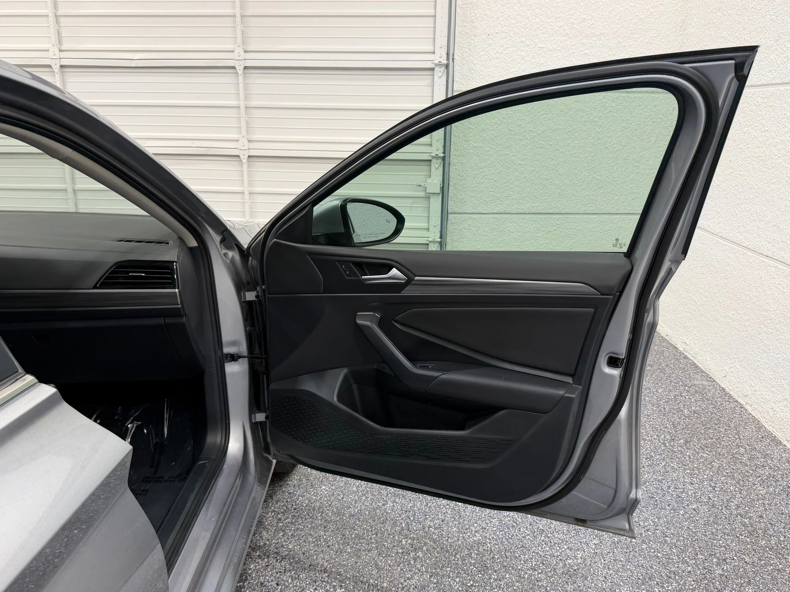 Used 2019 Silver Volkswagen SEL image 27