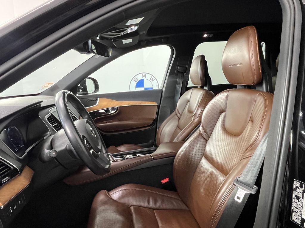 Used 2018 Black Volvo T8 Inscription image 2