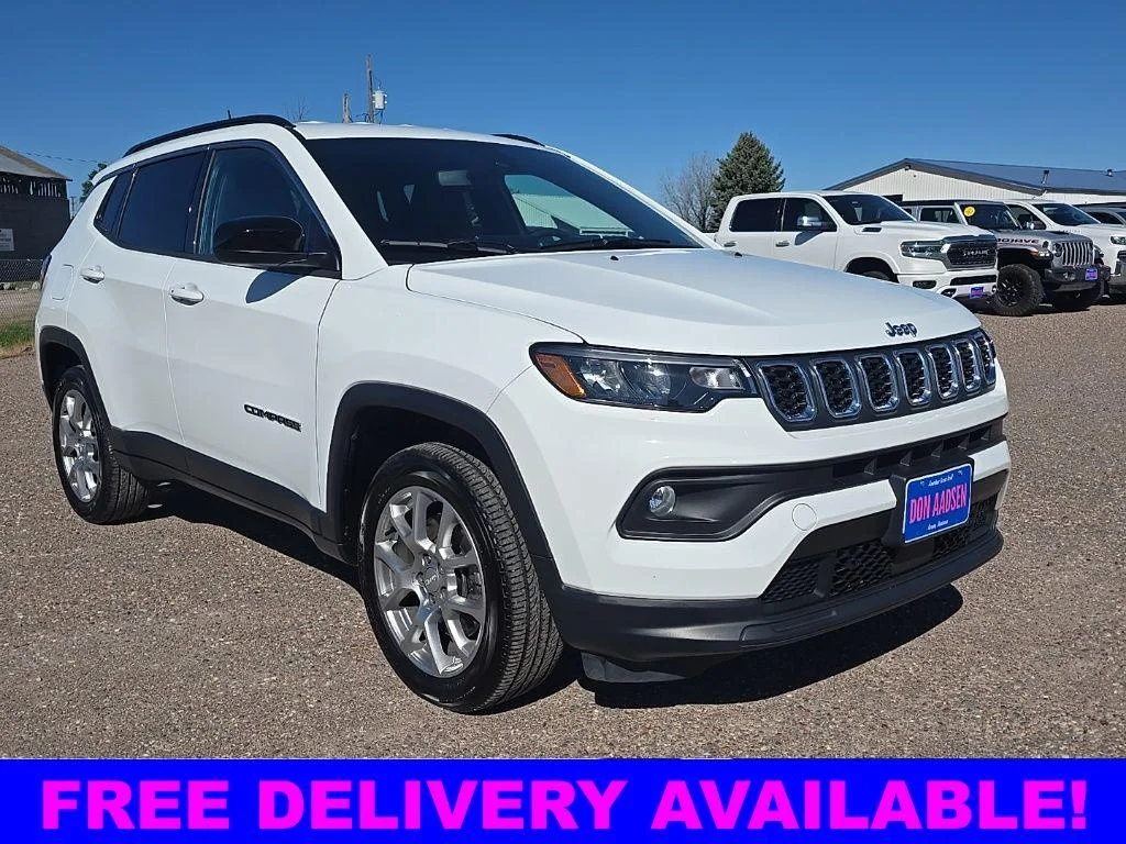 2024 Jeep Compass Latitude Lux 4X4's photo