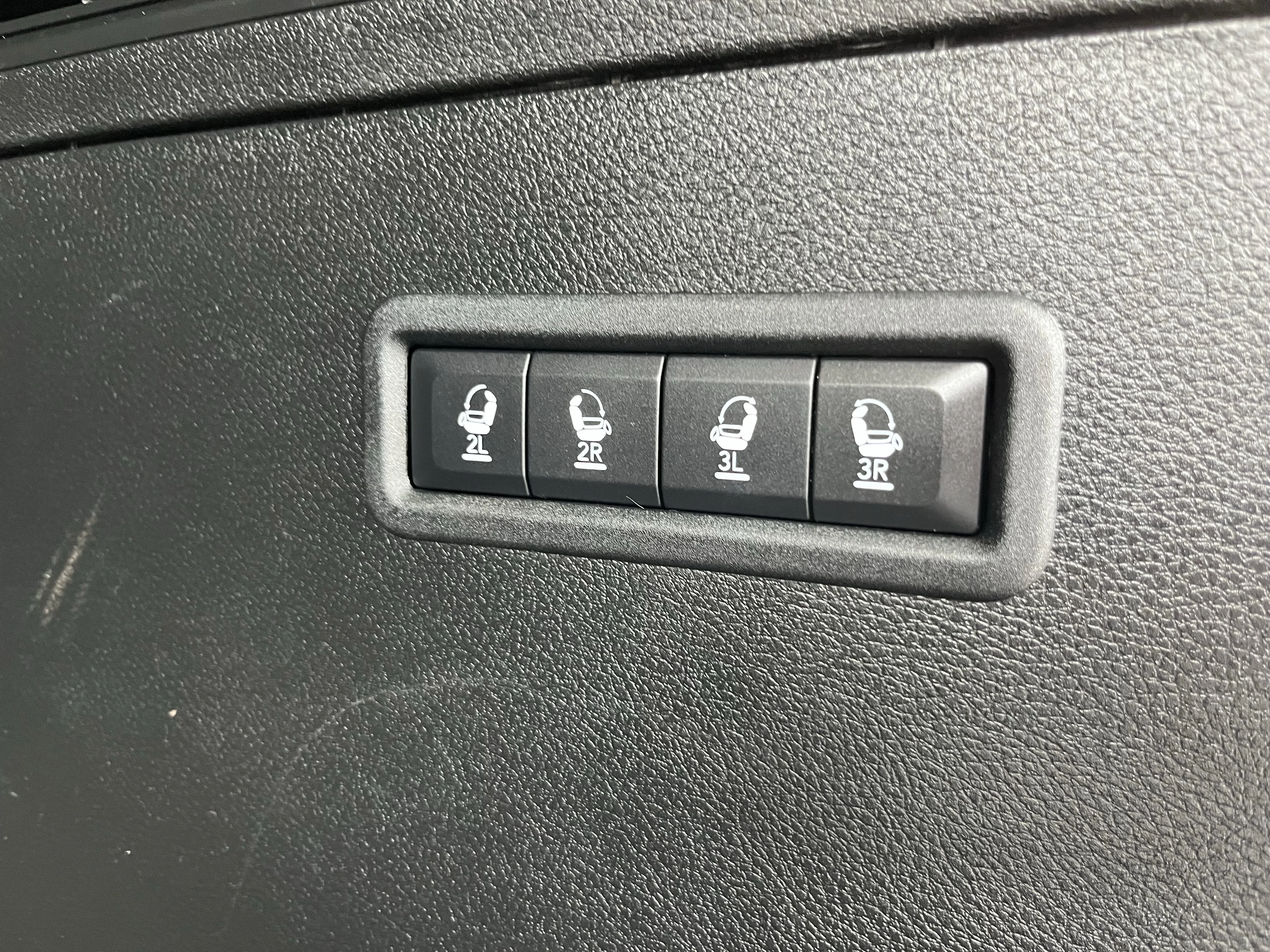 Used 2022 Bright White Clearcoat Jeep Series III image 9