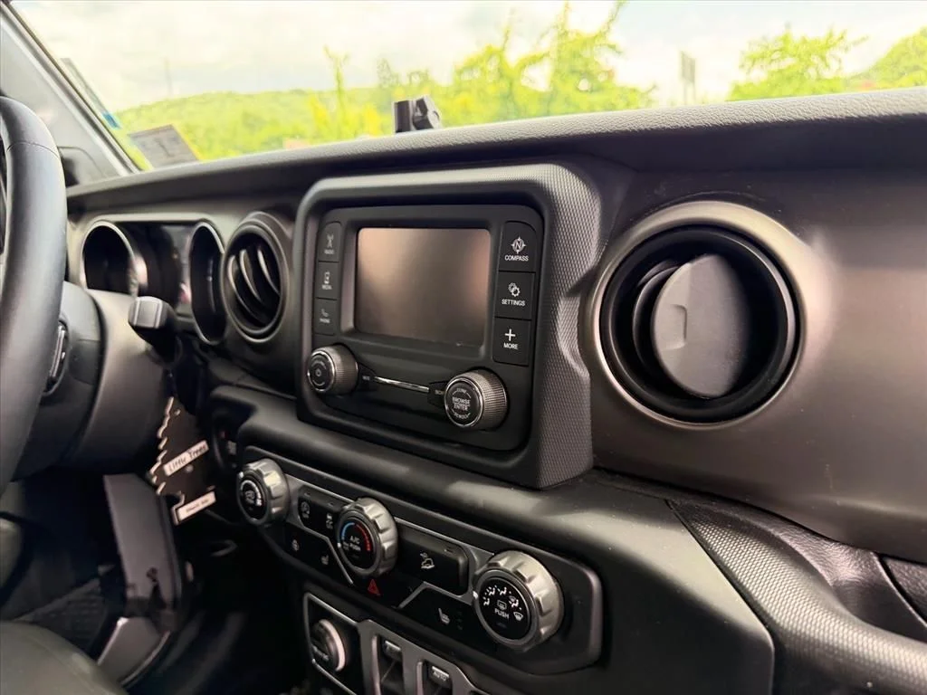 Used 2019 Silver Jeep Sport S image 24