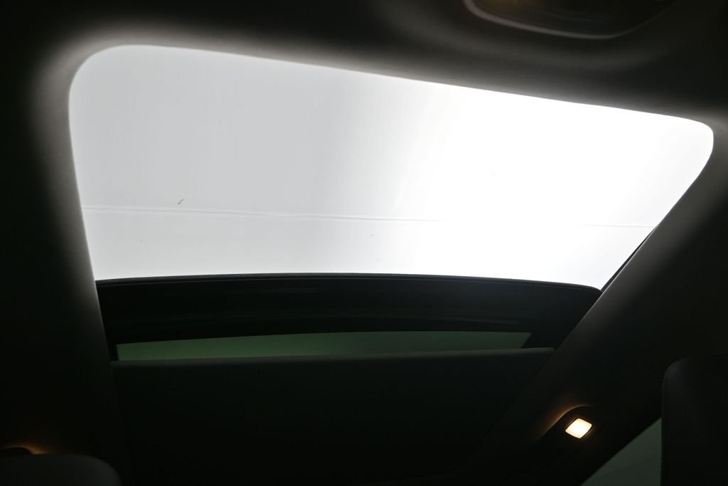 New 2027 MINERAL BLACK INFINITI Luxe FWD image 27