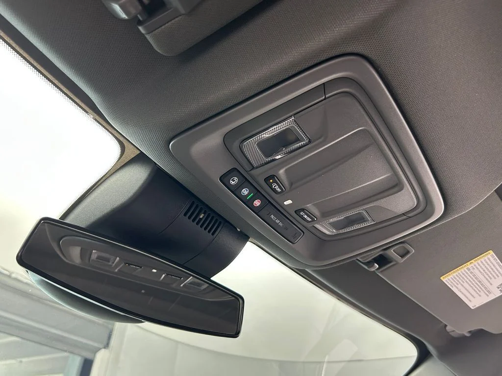Used 2026 Summit White Chevrolet LT image 35