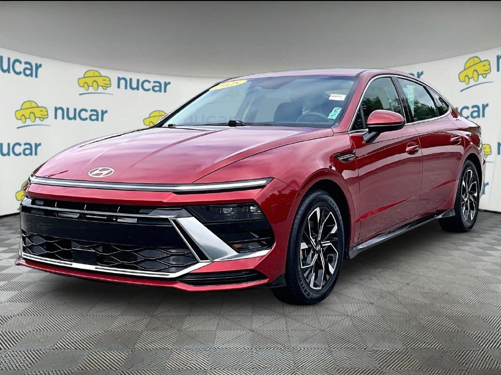 Used 2025 Red Hyundai SEL image 3