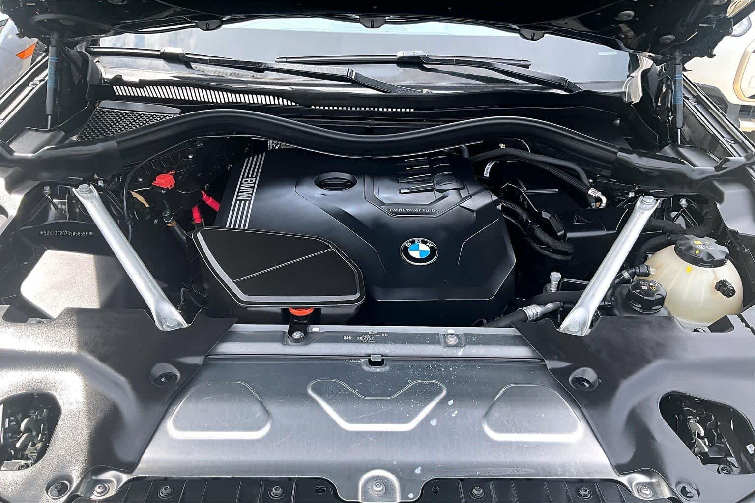 Used 2024 Jet Black BMW sDrive30i image 31