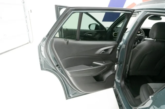 Used 2025 Cypress Gray Chevrolet LT image 17