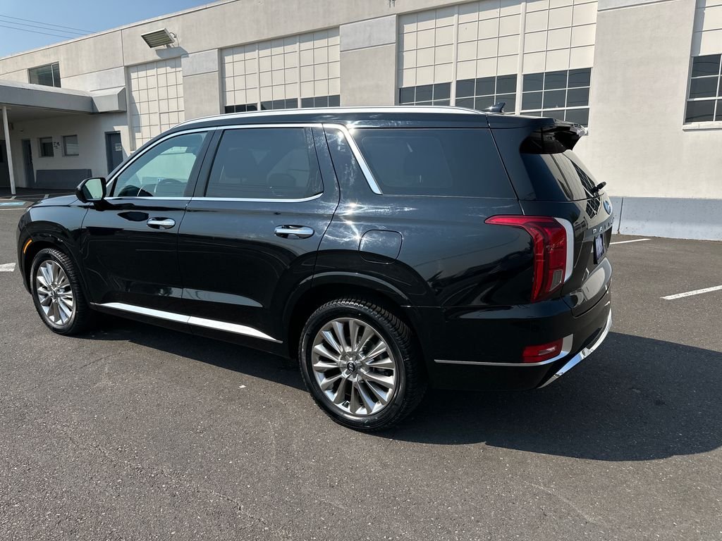 Used 2020 Black Hyundai Limited image 4