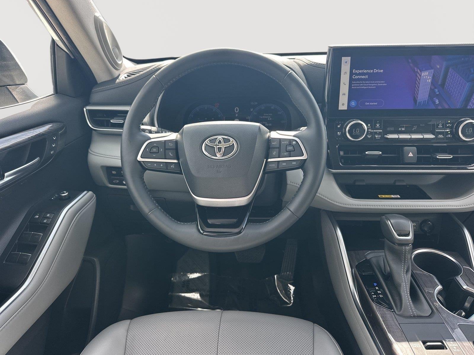 Used 2023 Wind Chill Pearl Toyota Platinum image 31