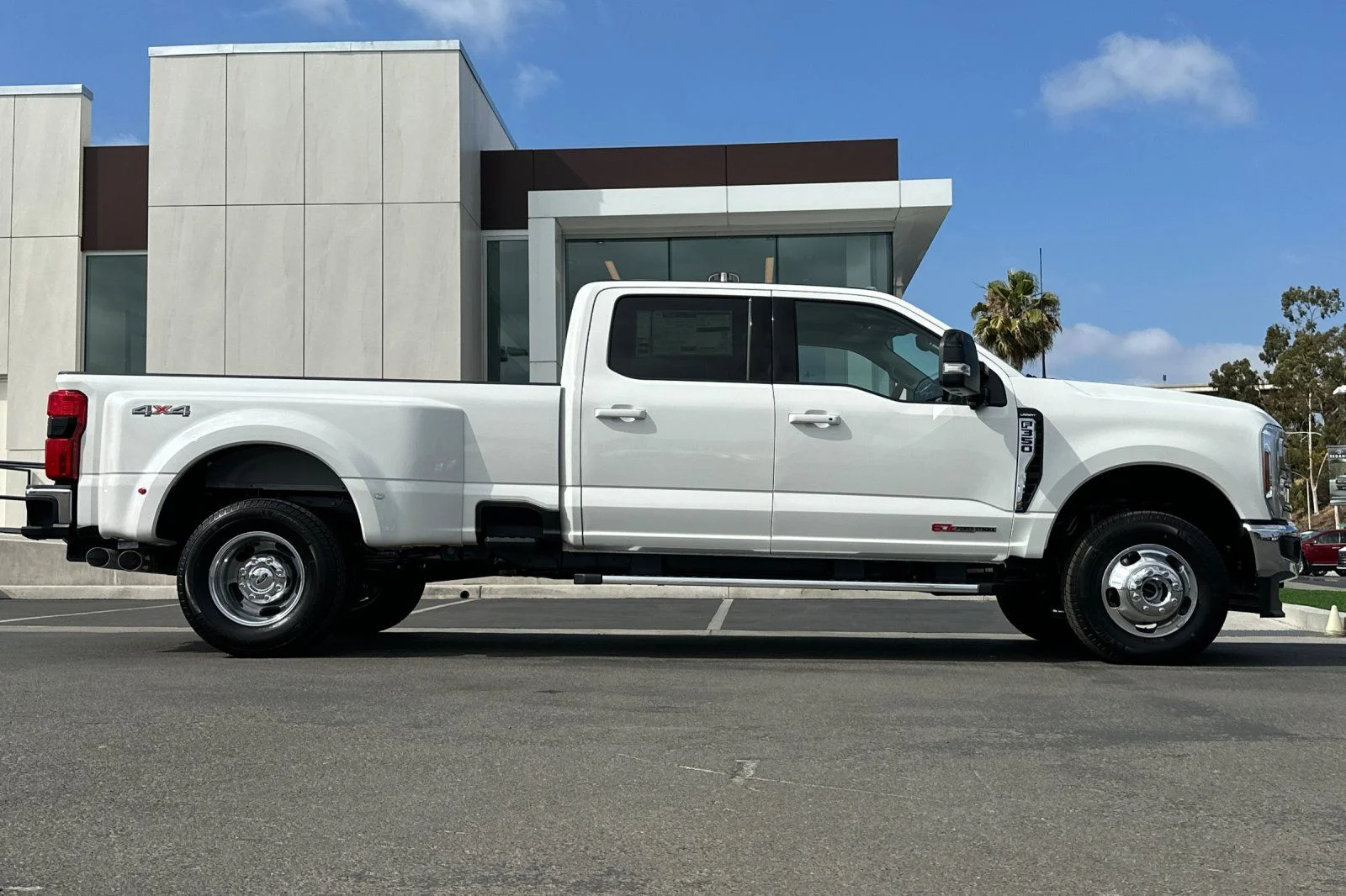 New 2026 Star White Metallic Tri-Coat Ford F-350® Lariat® image 2