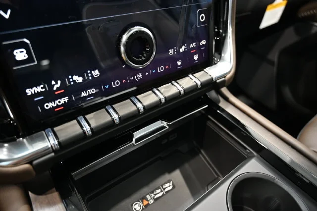2026 GMC Yukon XL Denali Ultimate - Photo 22
