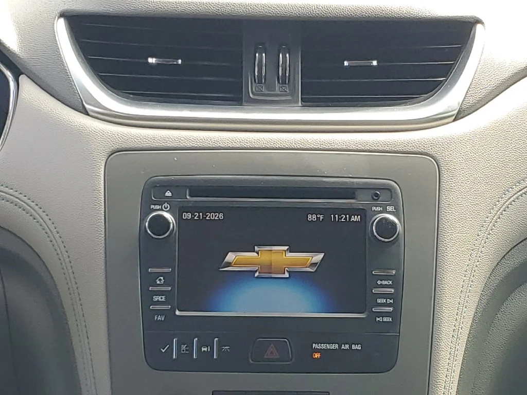 Used 2013 White Chevrolet LS image 14