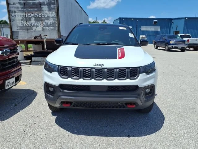 Used 2025 White Jeep Trailhawk 4x4 image 2