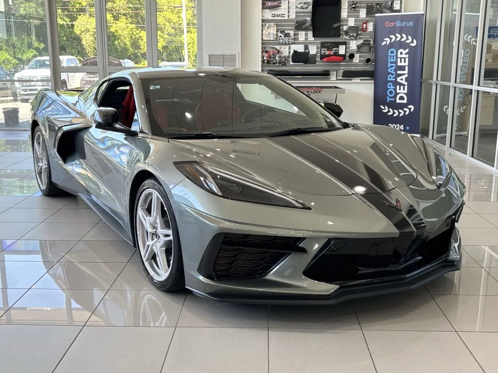 Used 2023 Hypersonic Gray Metallic Chevrolet 2LT image 4