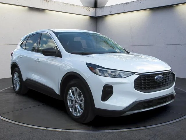 Used 2023 Oxford White Ford Active image 2