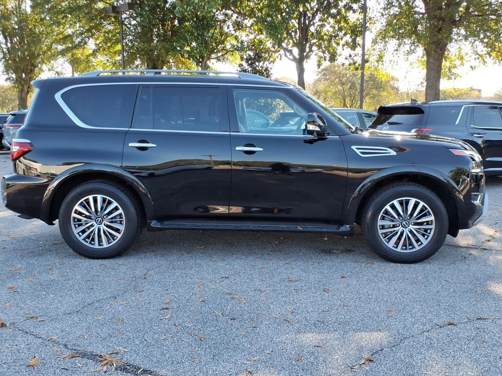 Used 2023 Super Black Nissan SL image 6