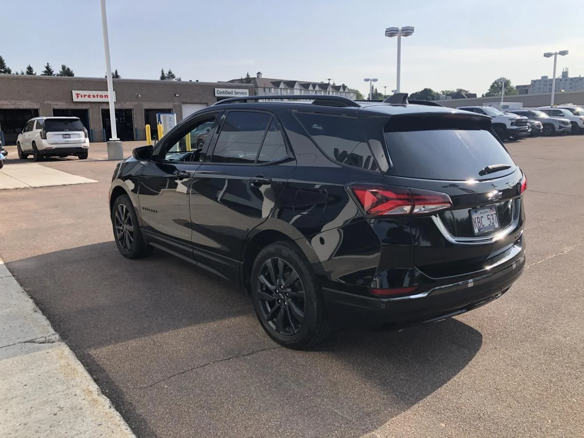 Used 2023 Black Chevrolet AWD 4dr RS image 6