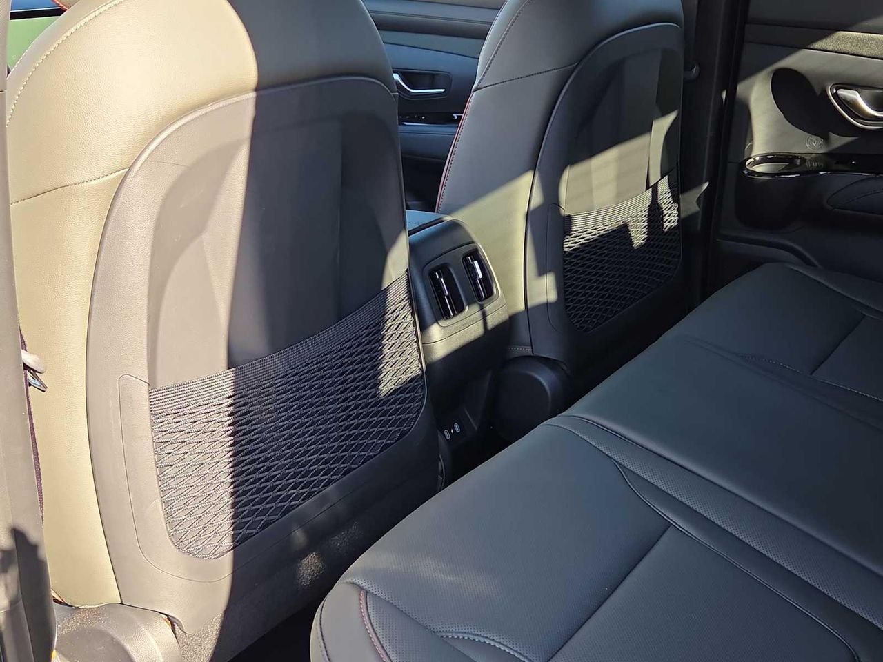 2025 Hyundai Santa Cruz Limited - Photo 18