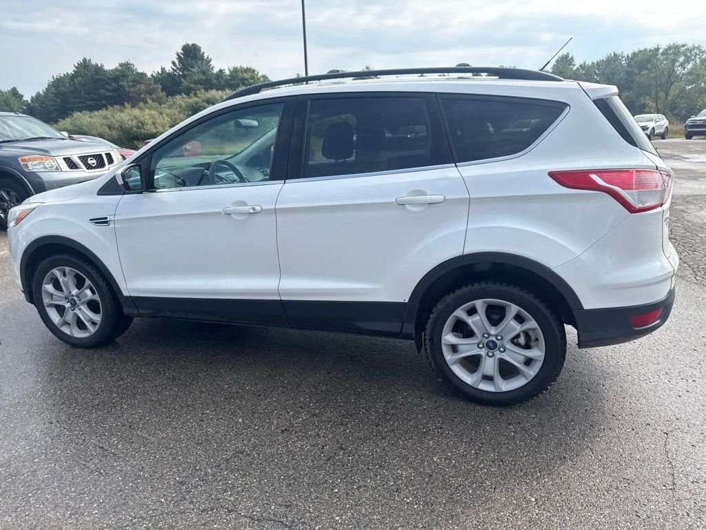 Used 2013 White Platinum Ford SE image 22
