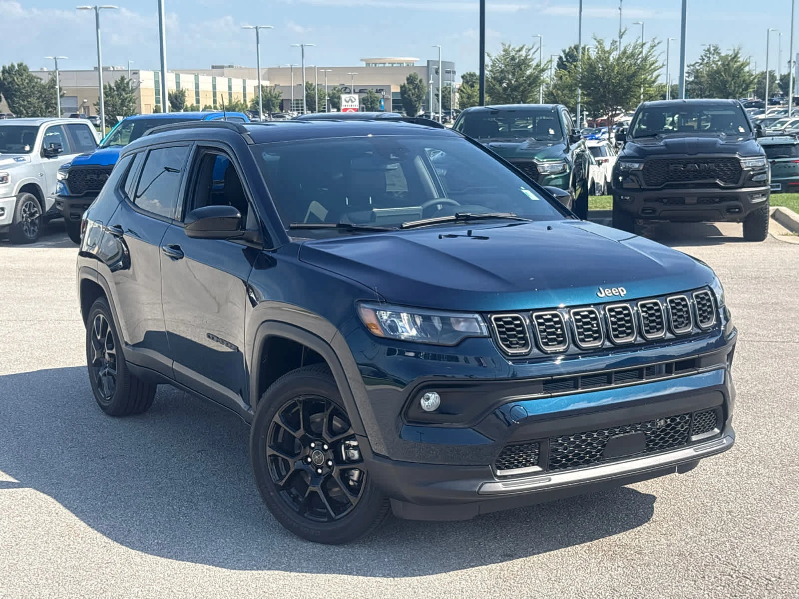 New 2026 Fathom Blue Pearl Coat Jeep Latitude Altitude image 2