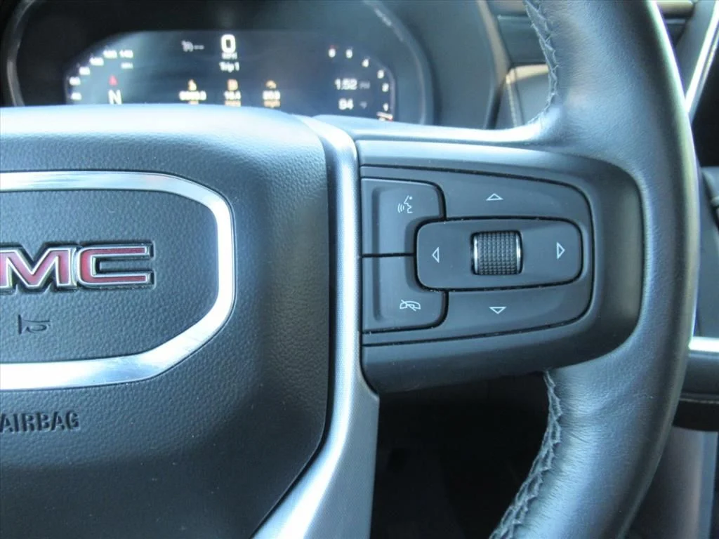 Used 2022 Black GMC SLT image 24