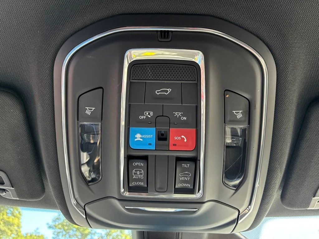 Used 2024 Silver Jeep Altitude X image 20
