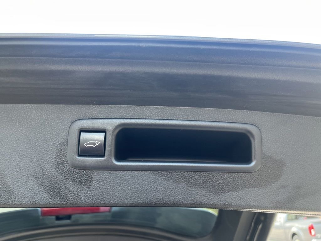 Used 2020 Magnetic Gray Metallic Toyota XLE image 9