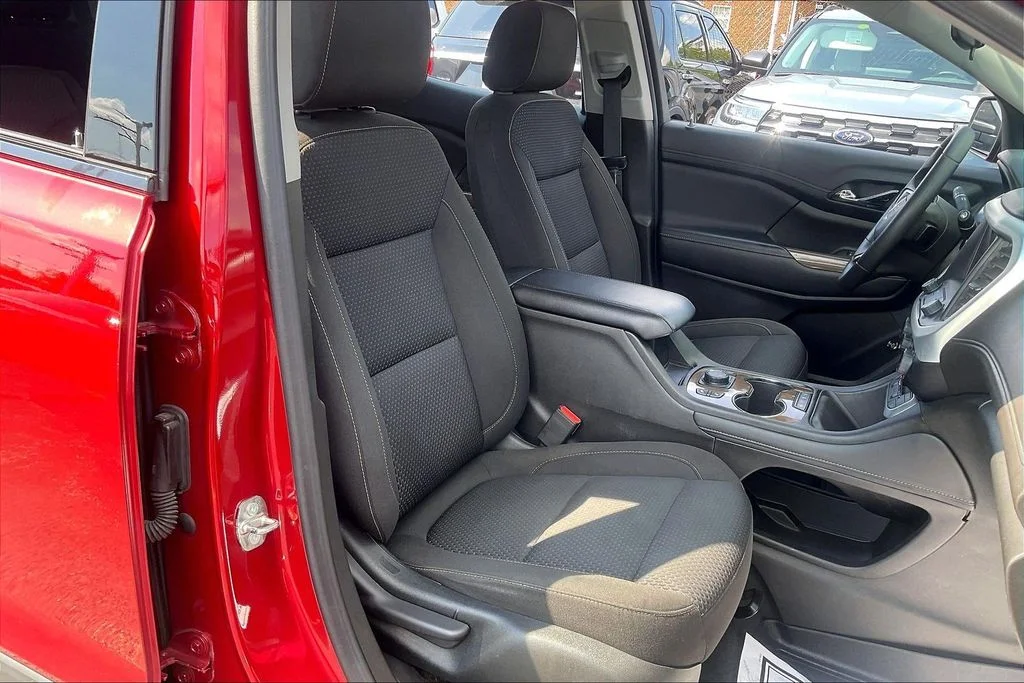Used 2023 Volcanic Red GMC SLE image 6