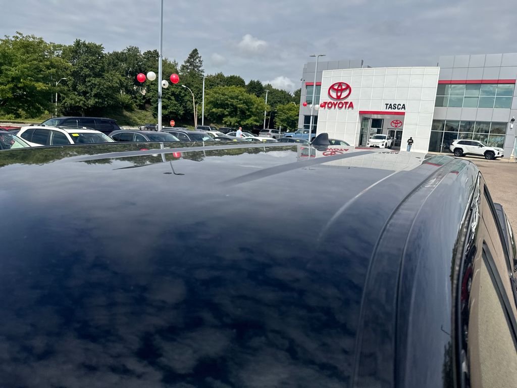 New 2026 Midnight Black Metallic Toyota SR5 image 38