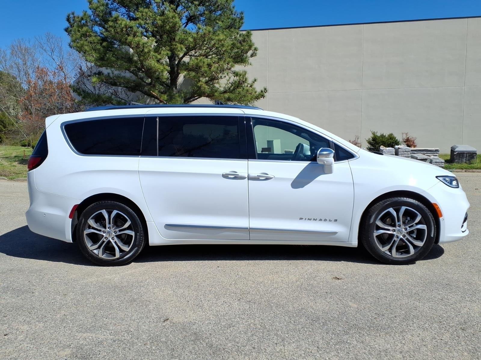 Used 2024 Bright White Clearcoat Chrysler Pinnacle image 6