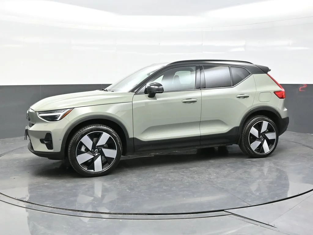 Certified Used 2023 Green Volvo Ultimate image 3