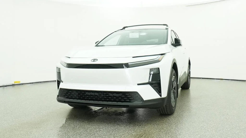 New 2026 Wind Chill Pearl Toyota SE image 17