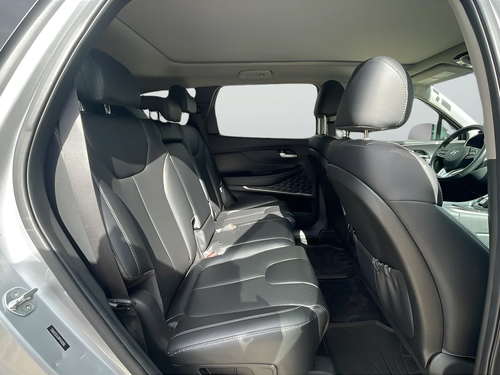 Used 2023 Silver Hyundai SEL image 16