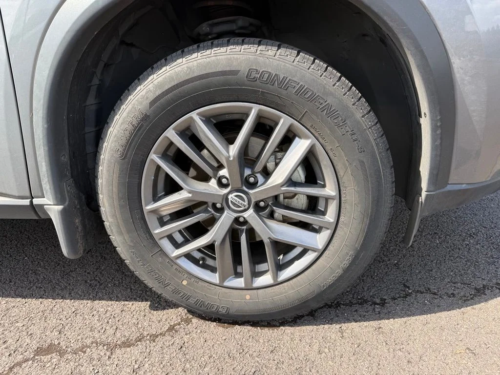 Used 2021 Gun Metallic Nissan S image 25