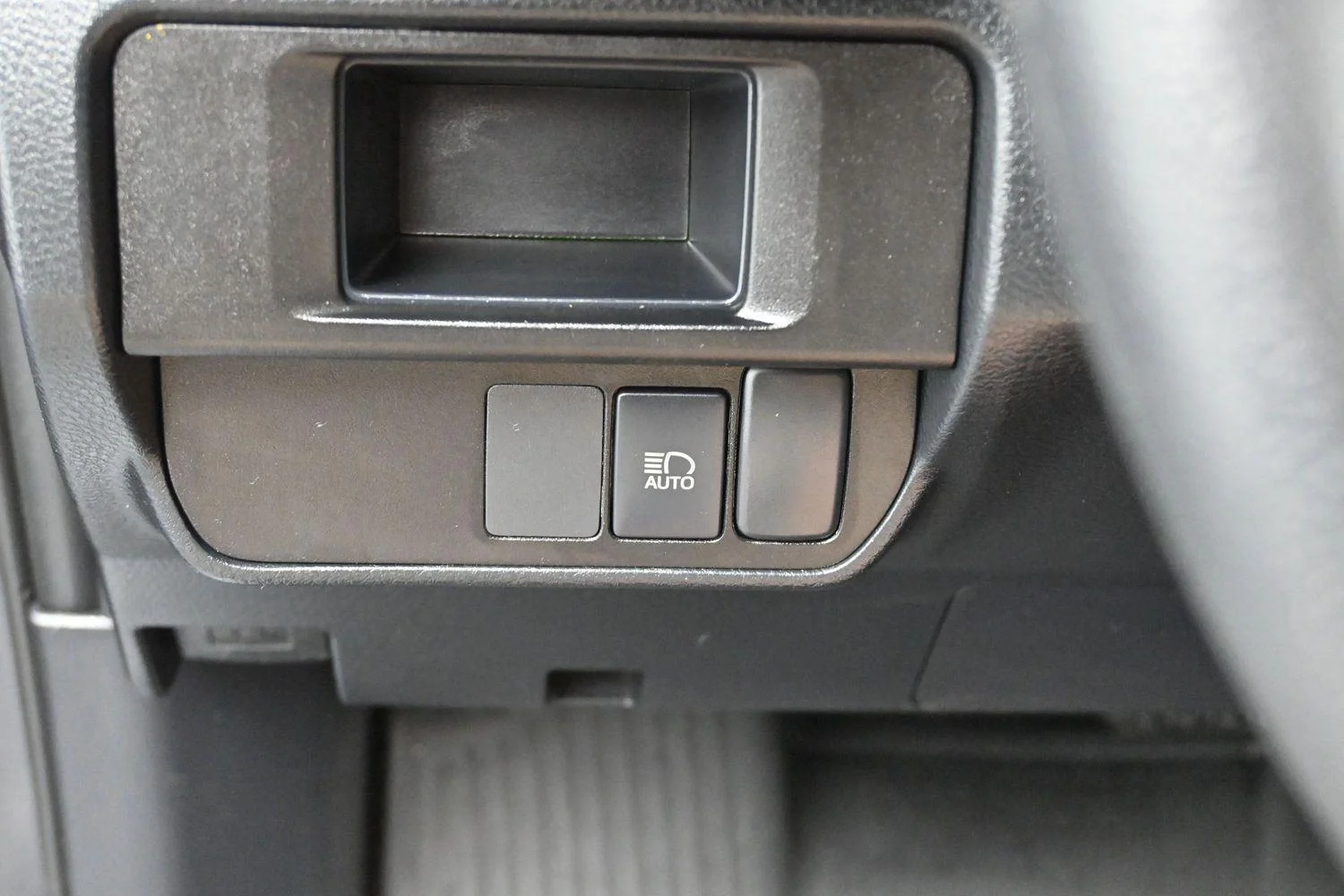 Used 2019 Magnetic Gray Metallic Toyota SR5 image 27