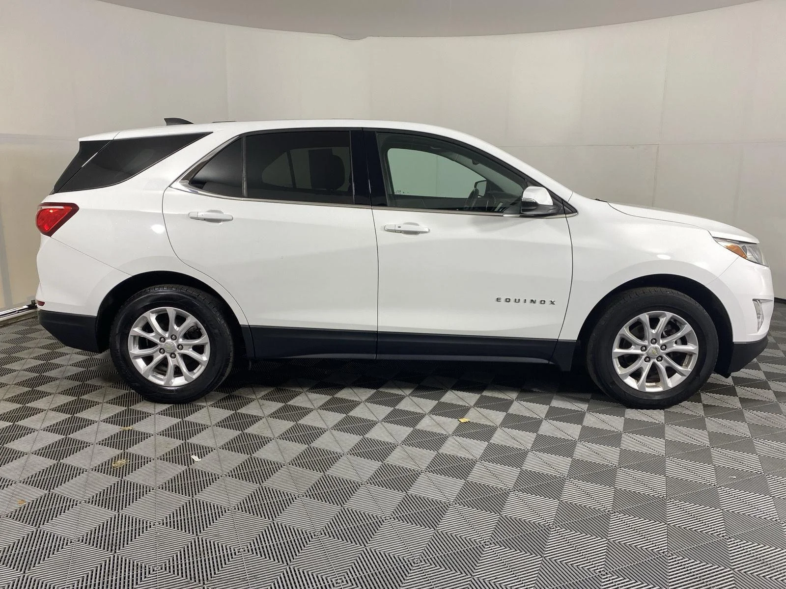 Used 2019 Summit White Chevrolet LT image 3