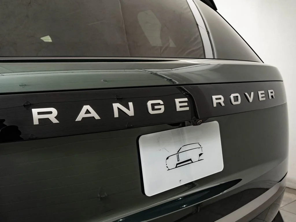 New 2026 Belgravia Green Land Rover SE image 18