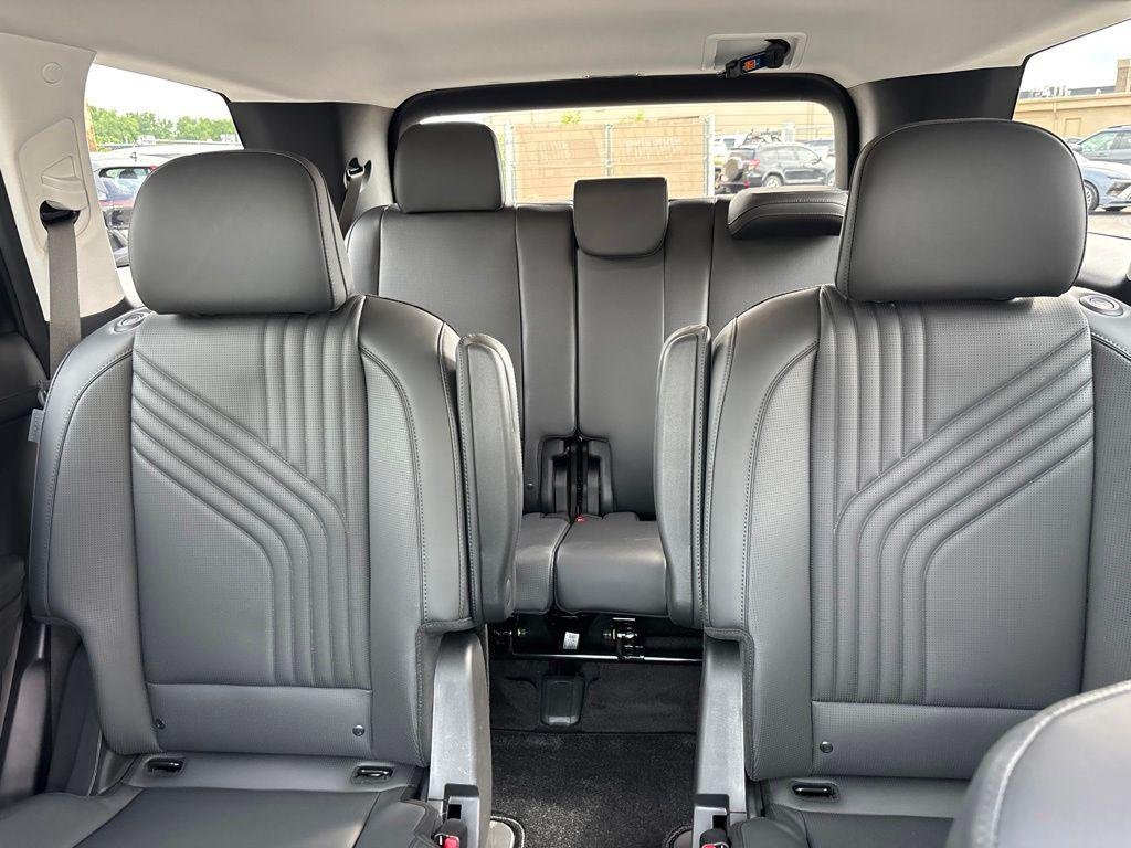 New 2026 Black Hyundai SEL Premium AWD image 20
